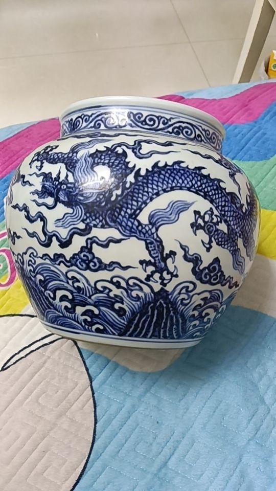 青花大罐底部“大明宣德年制”