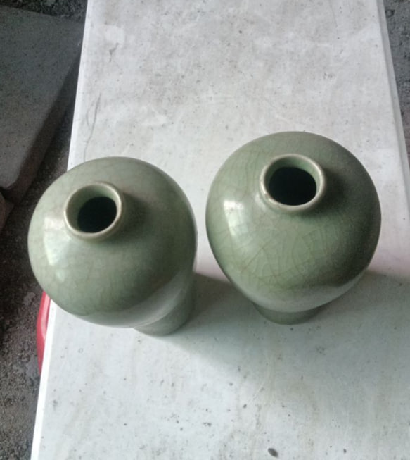 龙泉青瓷瓶