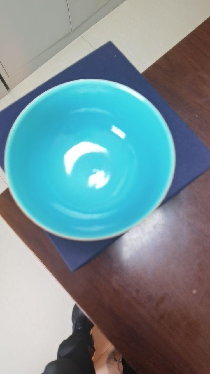 黄地珐琅彩缠枝花卉纹碗