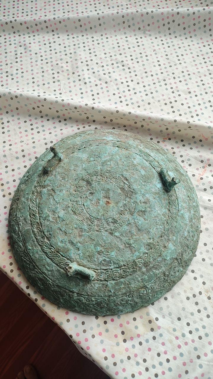 饕餮纹三足圆鼎