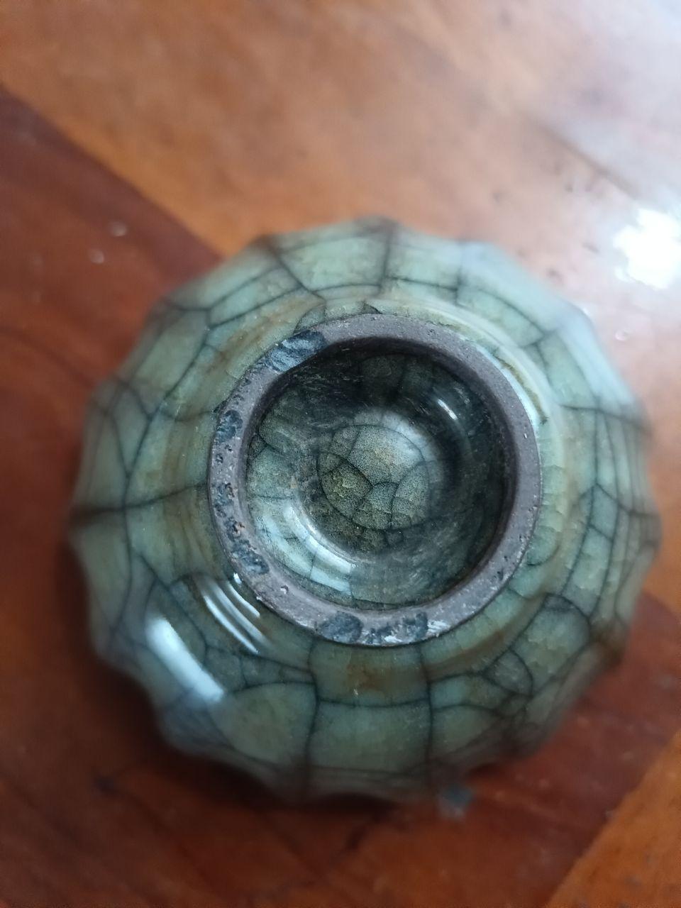 青釉开片小碗