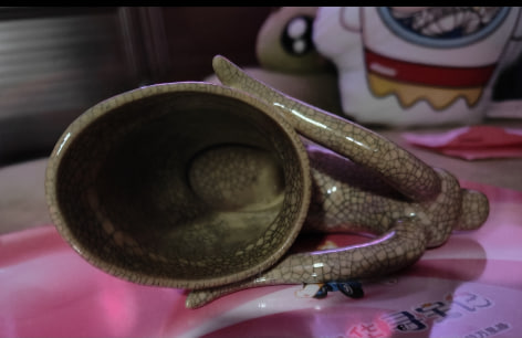 宋代哥窑开片釉鸟形水注